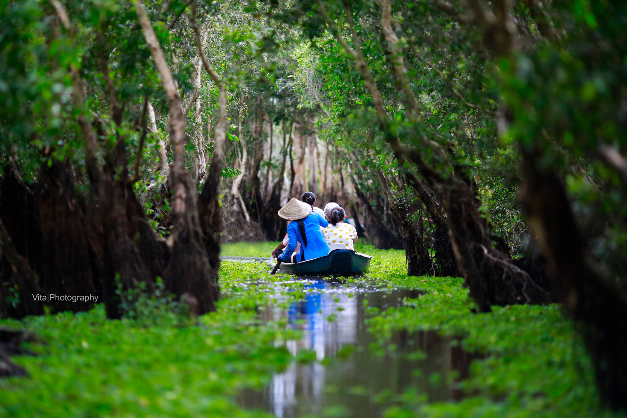 Private boat = zero tourists in your frame